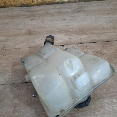 Бачок расширительный Ford Focus 2 2009 QQDB хетчбэк 5дв. - изображение 5