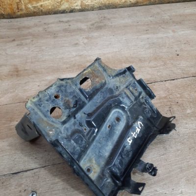 Полка аккумулятора Peugeot 107 2007 1KR-FE(384F) хетчбэк 5дв. - изображение 2