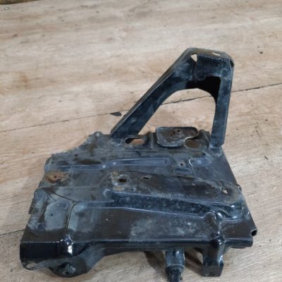 Полка аккумулятора Peugeot 107 2007 1KR-FE(384F) хетчбэк 5дв. - изображение 6