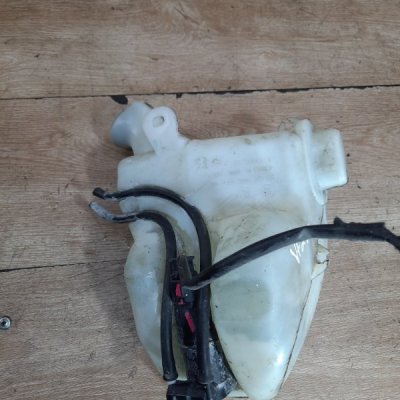 Бачок омывателя Peugeot 208 2012 хетчбэк 3дв. EB2(HMZ) - изображение 8