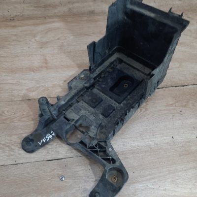 Полка аккумулятора Volkswagen Golf 5 2006 BUD хетчбэк 5дв. - изображение 2
