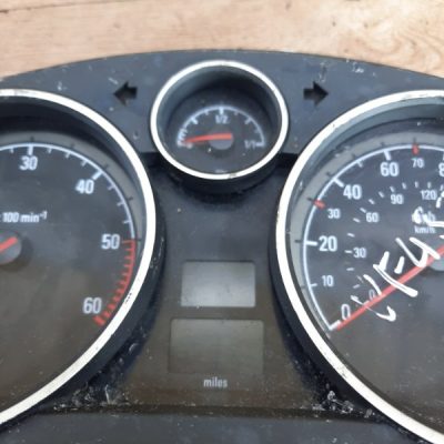 Панель приборов Opel Zafira B 2009 Z19DT 1.9 минивен - изображение 5