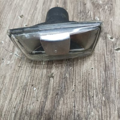 Повторитель поворота Opel Astra H 2005 5дв хечбек A14XER Перед. Прав. - изображение 2