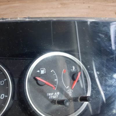 Панель приборов Nissan Primera 2002 QG18DE седан 4дв. - изображение 4