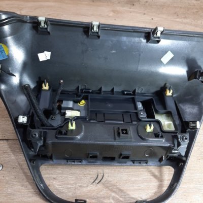Монитор Peugeot 208 2012 хетчбэк 3дв. EB2(HMZ) - изображение 8