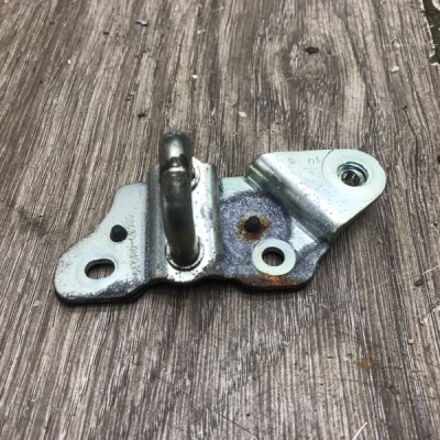 Петля крышки багажника Peugeot 107 2007 хетчбэк 5дв. Задн. - изображение 3
