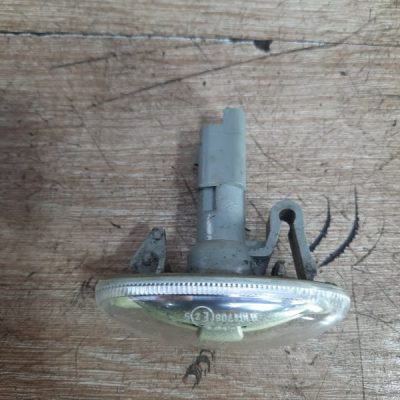 Повторитель поворота Peugeot 107 2007 1KR-FE(384F) хетчбэк 5дв., Прав. - изображение 5
