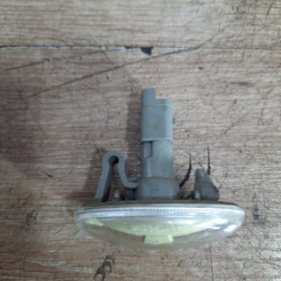 Повторитель поворота Peugeot 107 2007 1KR-FE(384F) хетчбэк 5дв., Прав. - изображение 6
