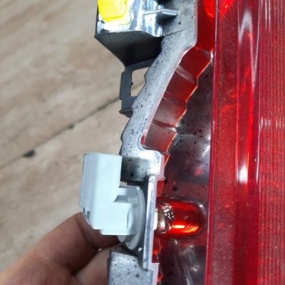 Стоп-сигнал крышки багажника Toyota Yaris 2004 2SZ-FE хетчбэк 3дв. - изображение 6
