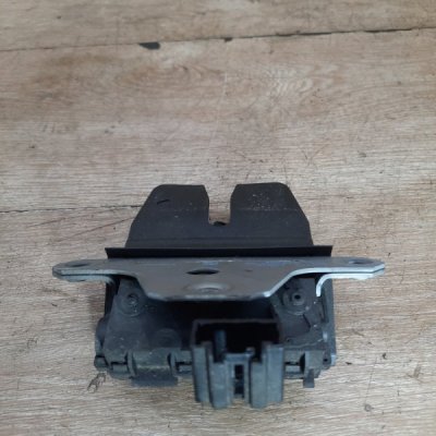 Замок крышки багажника Ford Focus 3 2014 хетчбэк 5дв. M1DA - изображение 4