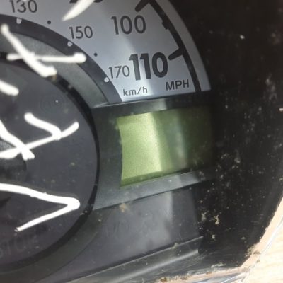 Панель приборов Peugeot 107 2007 1KR-FE(384F) хетчбэк 5дв. - изображение 2