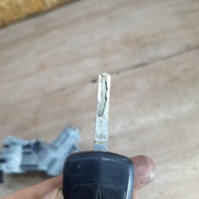 Замок зажигания Opel Astra H 2006 Z16XEP 1.6 хетчбэк 5дв. - изображение 3