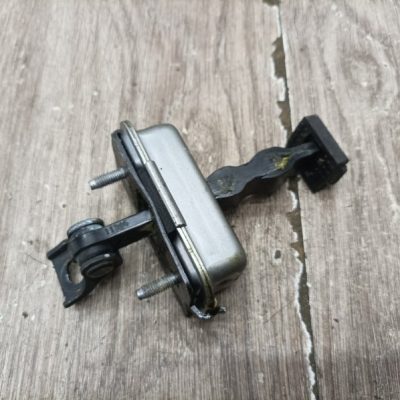 Ограничитель двери Peugeot 208 2012 EB2(HMZ) хетчбэк 3дв., Перед., Прав. - изображение 4