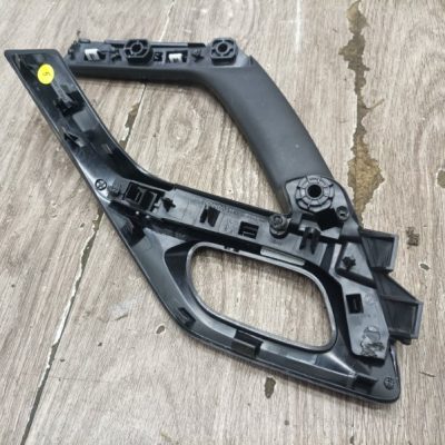 Накладка на ручку двери внутреннюю Peugeot 208 2012 EB2(HMZ) хетчбэк 3дв., Перед., Лев. - изображение 4