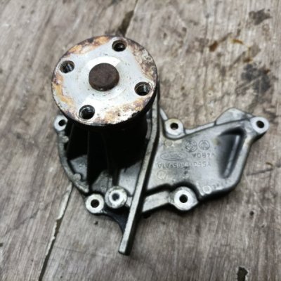 Помпа Ford Focus 1 FYDB - изображение 5