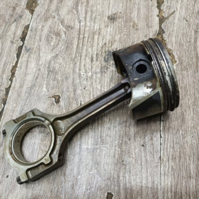 Поршень Ford Focus 1 FYDB - изображение 3