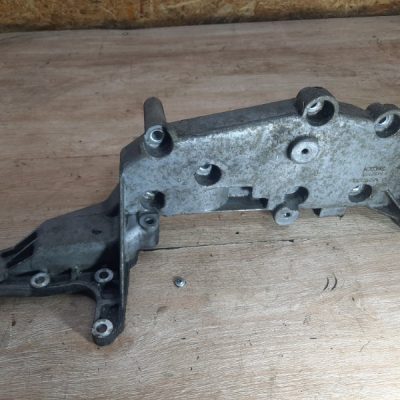 Кронштейн генератора Volvo V70 2003 B5244S - изображение 2