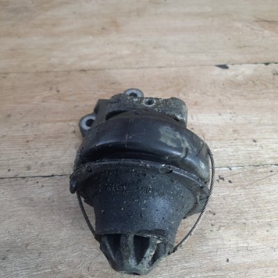 Кронштейн АКПП Volvo V70 2003 B5244S Перед. - изображение 3