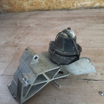 Кронштейн АКПП Volvo V70 2003 B5244S Задн. - изображение 3
