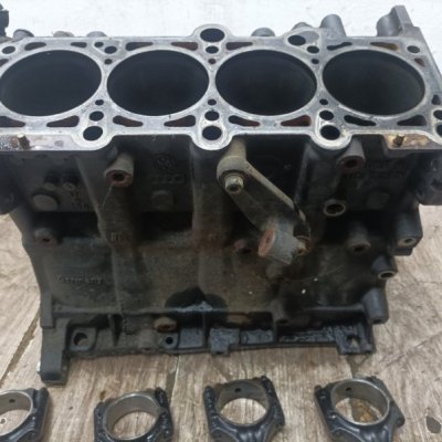 Блок двигателя Audi A3 2005 хетчбэк 3дв. AXX - изображение 13