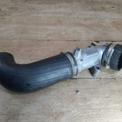 Патрубок интеркулера Volvo V70 2001 D5244T универсал - изображение 2