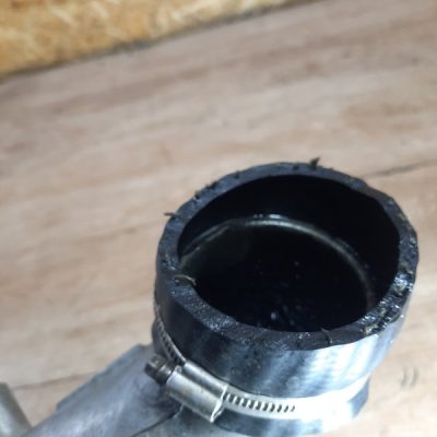Патрубок интеркулера Volvo V70 2001 D5244T универсал - изображение 8