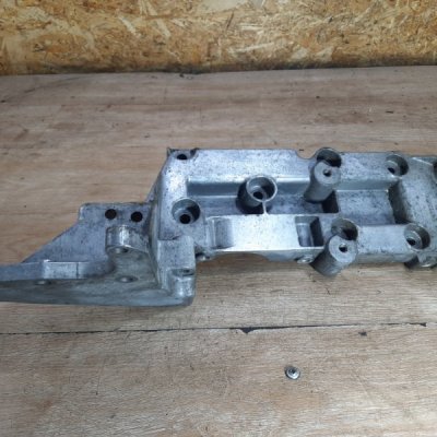 Кронштейн генератора Volvo V70 2001 универсал D5244T - изображение 4