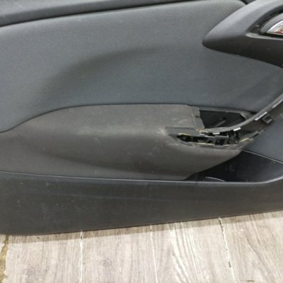 Обшивка двери Opel Astra J 2012 купе A14NET 1.4 Перед. Лев. - изображение 5