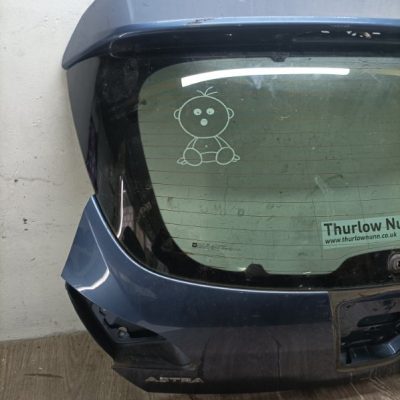 Дверь багажника Opel Astra J 2014 A14XER 1.4 хетчбэк 5дв. - изображение 2