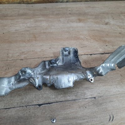 Тепловой экран выпускного коллектора Peugeot 206 CC 2006 кабриолет 9HZ(DV6TED4) - изображение 8