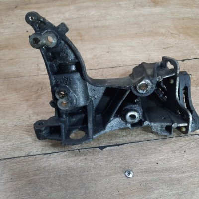 Кронштейн генератора Peugeot 206 CC 2006 кабриолет 9HZ(DV6TED4) - изображение 7