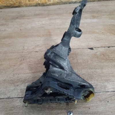 Кронштейн генератора Peugeot 206 CC 2006 кабриолет 9HZ(DV6TED4) - изображение 4