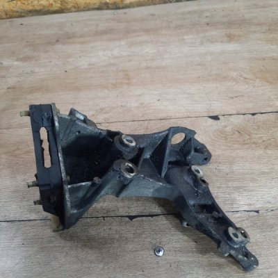 Кронштейн генератора Peugeot 206 CC 2006 кабриолет 9HZ(DV6TED4) - изображение 2