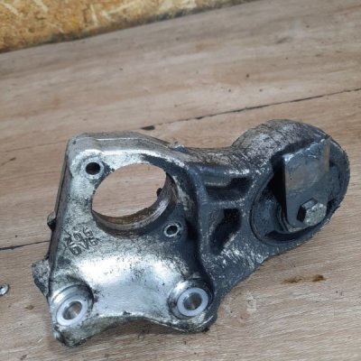 Кронштейн промежуточного вала Peugeot 206 CC 2006 кабриолет 9HZ(DV6TED4) - изображение 9