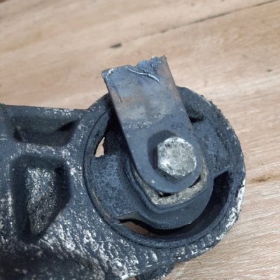 Кронштейн промежуточного вала Peugeot 206 CC 2006 кабриолет 9HZ(DV6TED4) - изображение 3