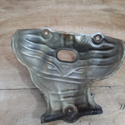 Тепловой экран выпускного коллектора Honda Jazz 2005 L13A1 хетчбэк 5дв. - изображение 5