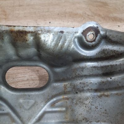 Тепловой экран выпускного коллектора Honda Jazz 2005 L13A1 хетчбэк 5дв. - изображение 9