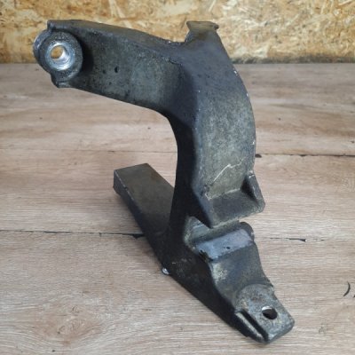 Кронштейн двигателя Mazda RX-8 2005 купе 13B ротор Прав. - изображение 2