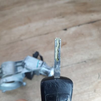 Замок зажигания Opel Corsa D 2011 A13DTC 1.3 хетчбэк 5дв. - изображение 2