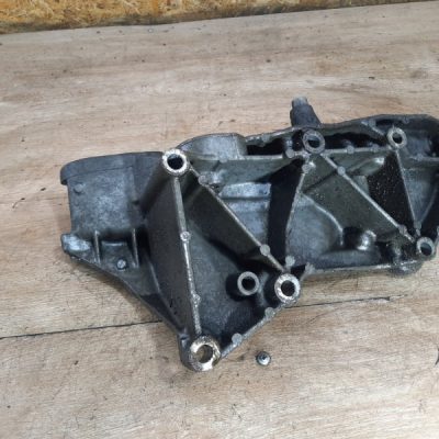 Кронштейн генератора Opel Vivaro 2006 F9Q грузовой фургон - изображение 6