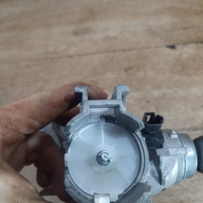 Замок зажигания Ford Fiesta 2009 SNJA хетчбэк 3дв. - изображение 4