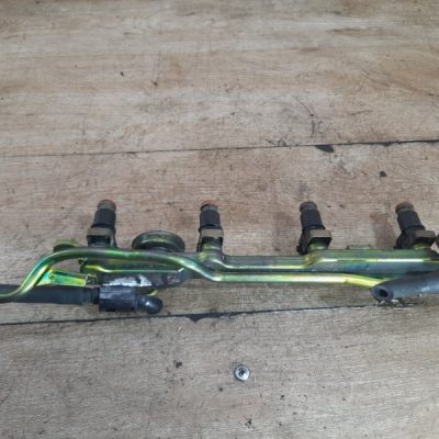 Топливная рампа Honda Civic 2004 D16V1 хетчбэк 5дв. - изображение 2