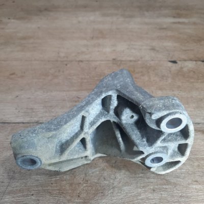Кронштейн МКПП Ford Fiesta 6 2009 хетчбэк 3дв. SNJA Задн. - изображение 2