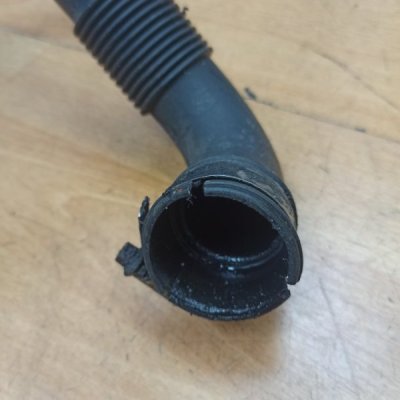 Патрубок интеркулера Opel Corsa D 2006-2010 Z13DTH - изображение 3