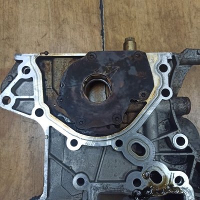 Крышка двигателя Opel Astra H 2004-2009 Z16XER - изображение 2