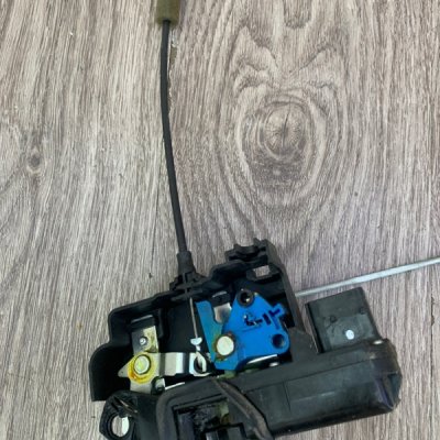 Замок двери Opel Antara 2007 Внедорожник Перед. Прав. - изображение 1