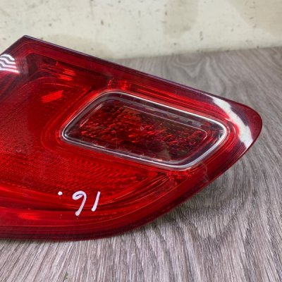 Фонарь крышки багажника Opel Astra J 2012 хетчбэк 5-ти дв. Задн. Прав. - изображение 1