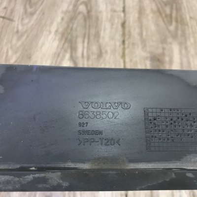 Накладка радиатора Volvo V70 2004 универсал D5244T - изображение 2
