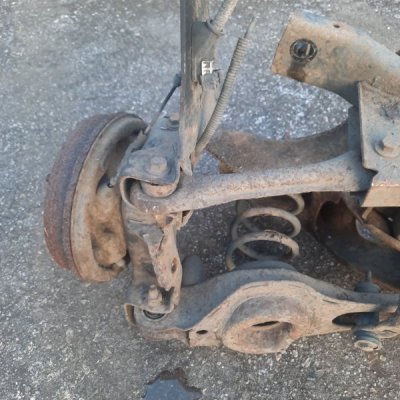 Задняя балка Ford Focus 1 2005 хетчбэк 5дв. FYDA - изображение 7