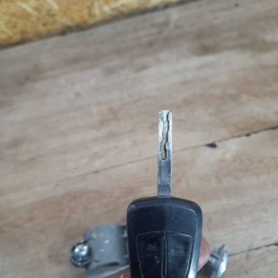 Замок зажигания Opel Corsa D 2008 Z12XEP 1.2 хетчбэк 5дв. - изображение 3